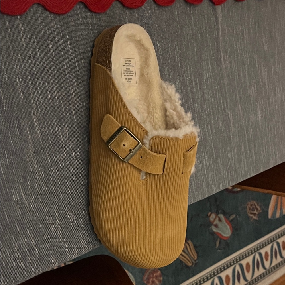 Birkenstock Tan Shearling-Lined Boston NWT